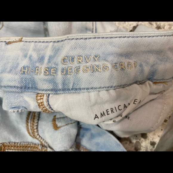 American Eagle Distressed Curvy Skinny Jegging - Picture 3 of 7